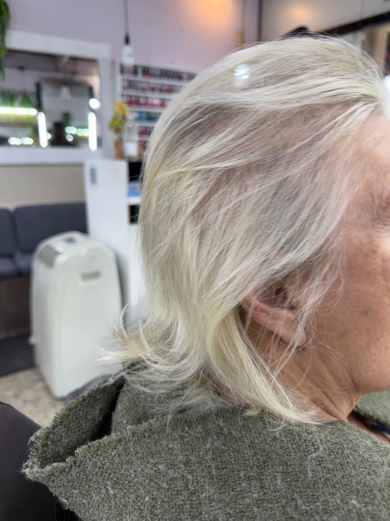 Detalhe do resultado da coloração de cabelo com cuidados indicados